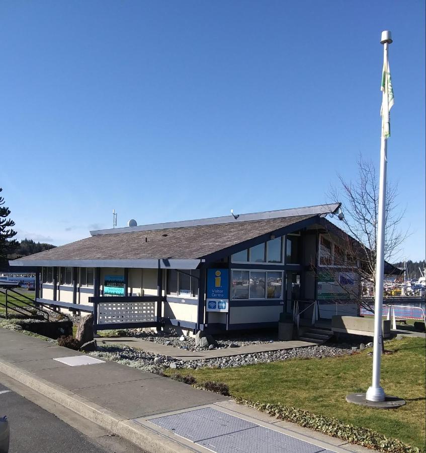 Haida Way Motor Inn Port McNeill Exteriör bild