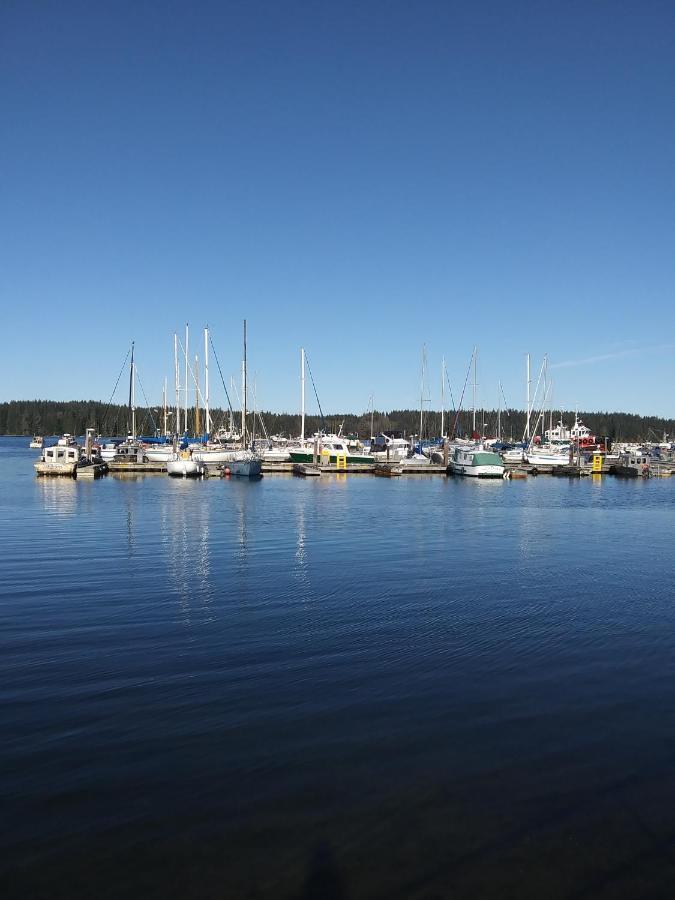 Haida Way Motor Inn Port McNeill Exteriör bild