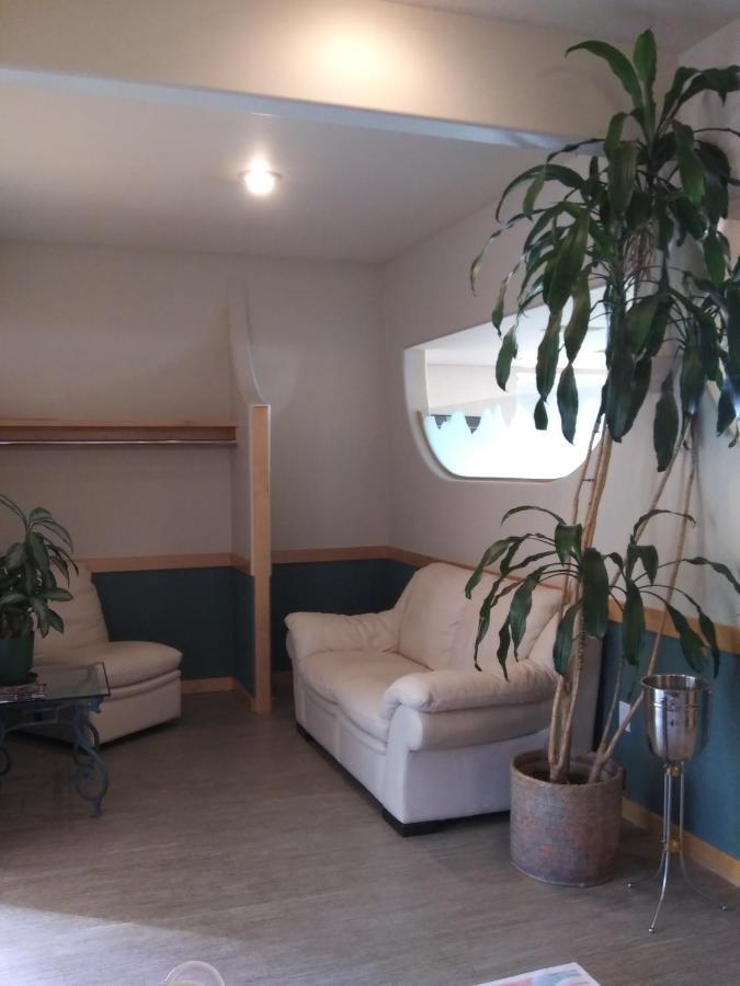 Haida Way Motor Inn Port McNeill Exteriör bild